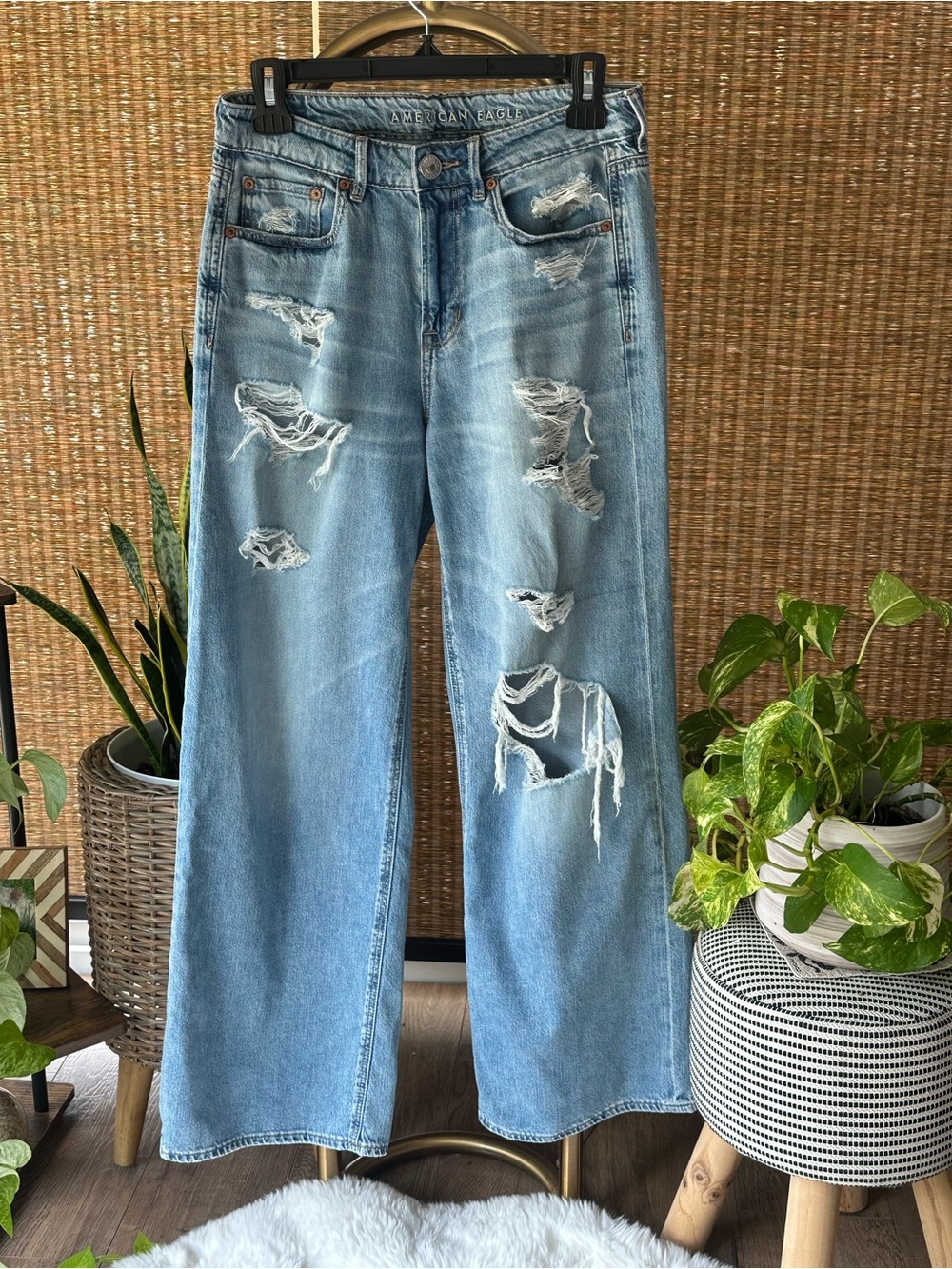 American Eagle Skater Distressed 90’s Style Wide Leg Jeans 4 Short